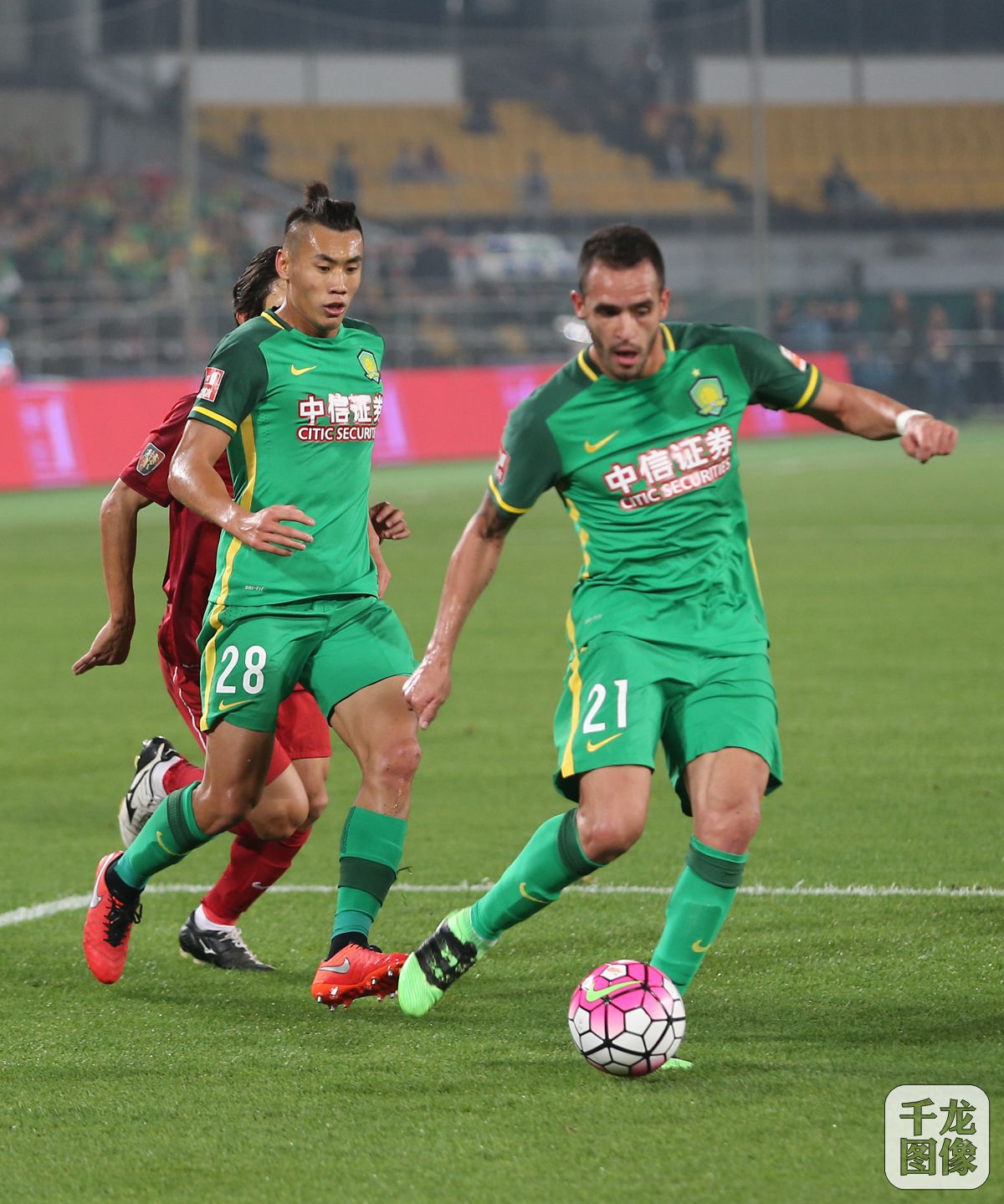 中国之战:上海上港对阵澳洲墨尔本 中国之战:上海上港对阵澳洲墨尔本