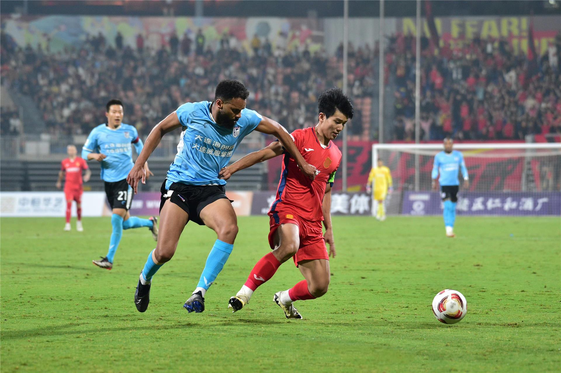 重庆球员表现出色,帮助球队收获胜利 重庆球员表现出色,帮助球队收获胜利