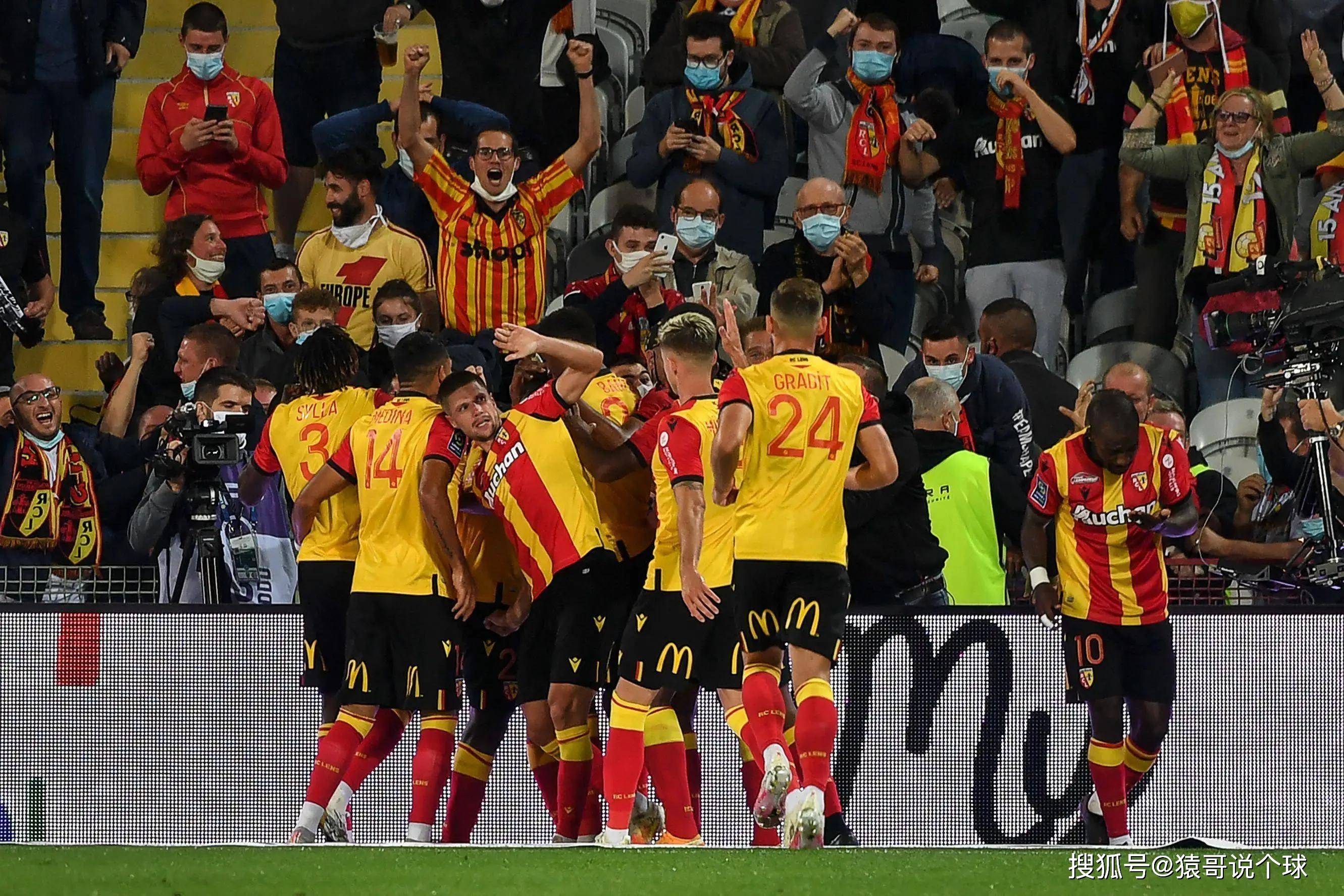 美因茨主场大胜汉堡,奇迹般逆转成功 美因茨主场大胜汉堡,奇迹般逆转成功