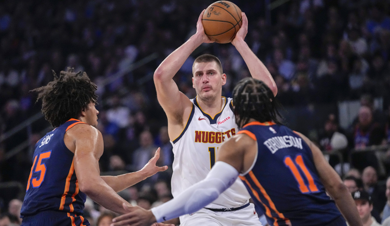 队友助攻得分!球员砍下关键得分助队取胜 队友助攻得分!球员砍下关键得分助队取胜