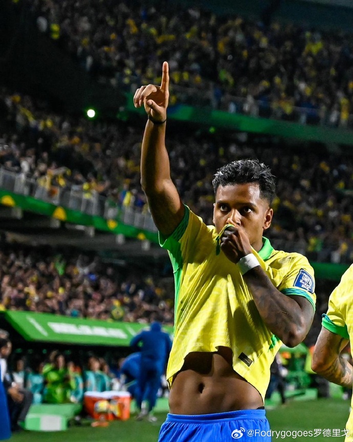 巴西女子足球队夺得厄瓜多尔邀请赛冠军 巴西女子足球队夺得厄瓜多尔邀请赛冠军