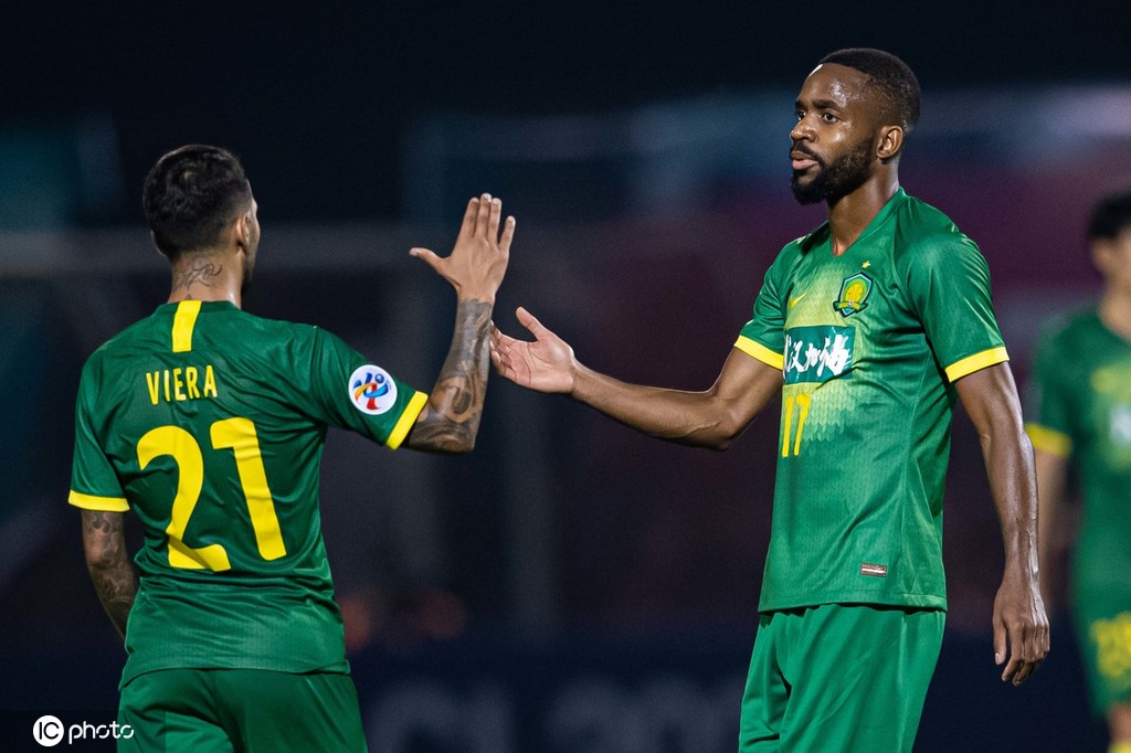 泰国球队取得胜利,成功突围进入淘汰赛 泰国球队取得胜利,成功突围进入淘汰赛