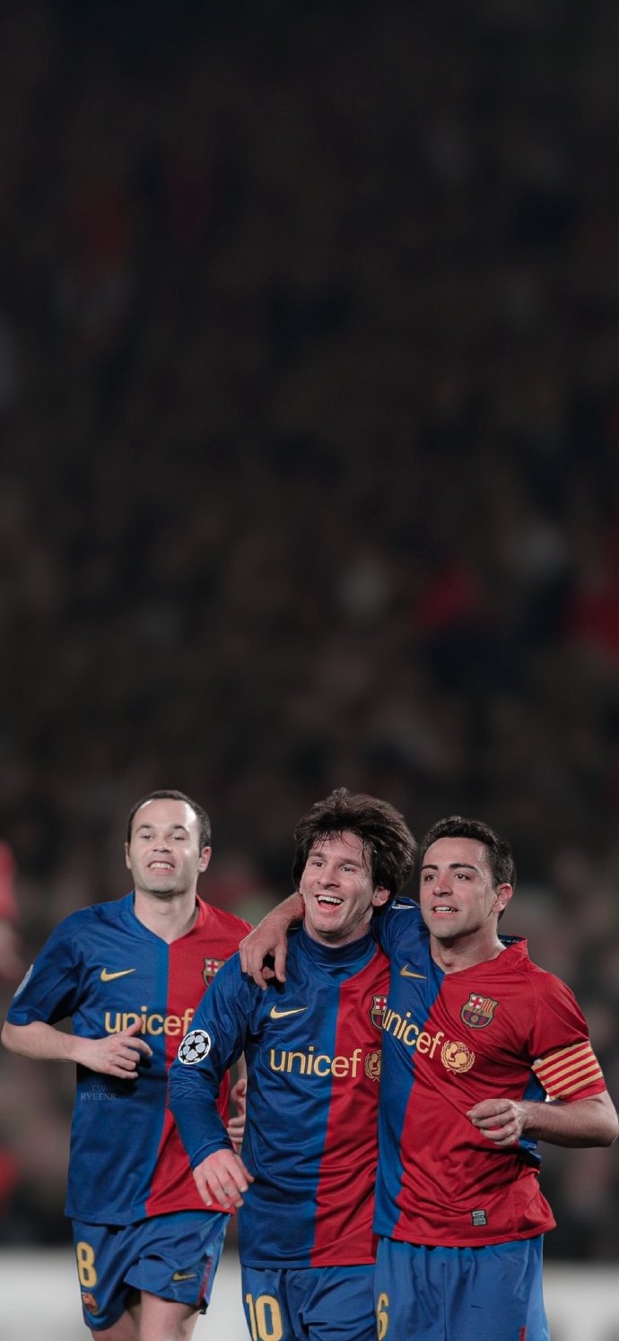 巴萨内线稳固防守,梅西带领球队奋力争胜 巴萨内线稳固防守,梅西带领球队奋力争胜