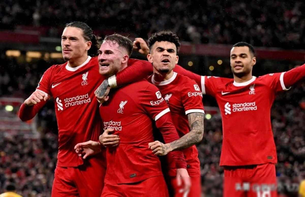 切尔西逆转胜出,球队士气高涨备战淘汰赛 切尔西逆转胜出,球队士气高涨备战淘汰赛