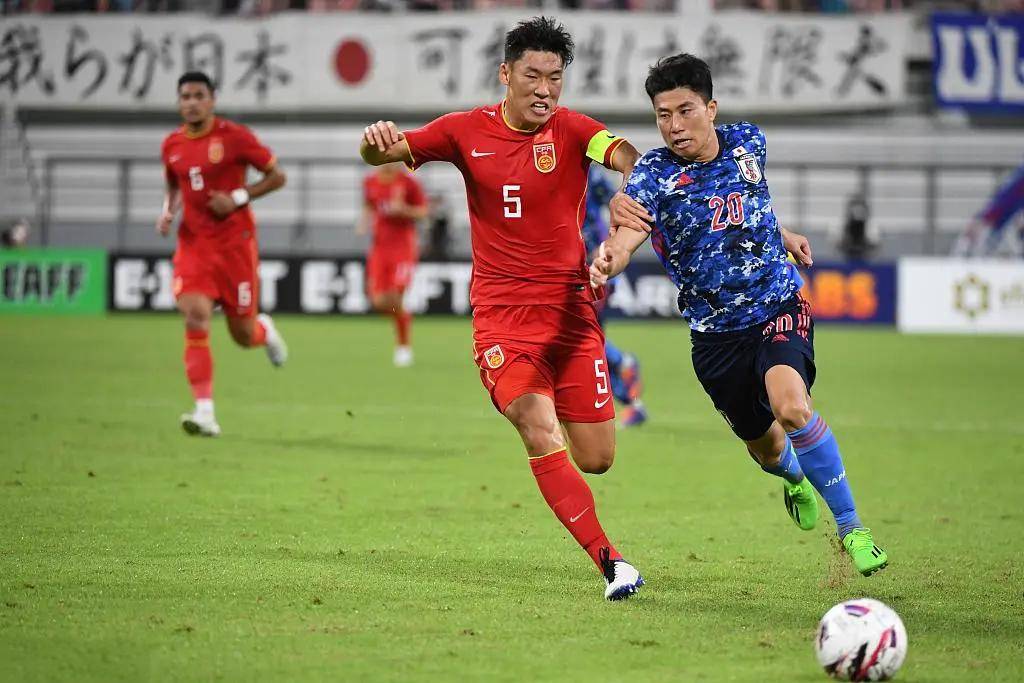 踢出节奏!东亚对决中超球队争夺胜利 踢出节奏!东亚对决中超球队争夺胜利