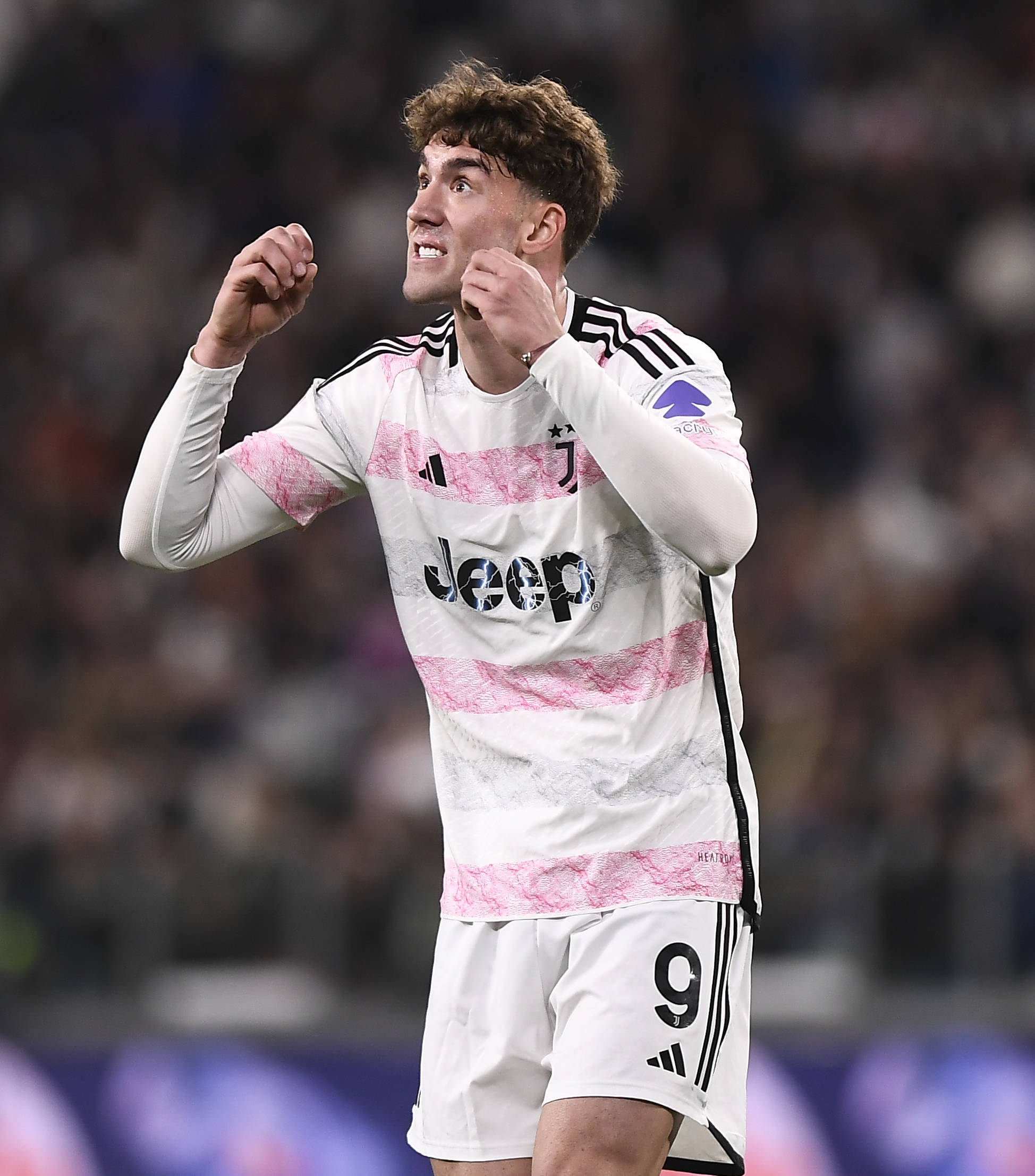 尤文图斯中场创造进球,球迷为之壮烈 尤文图斯中场创造进球,球迷为之壮烈