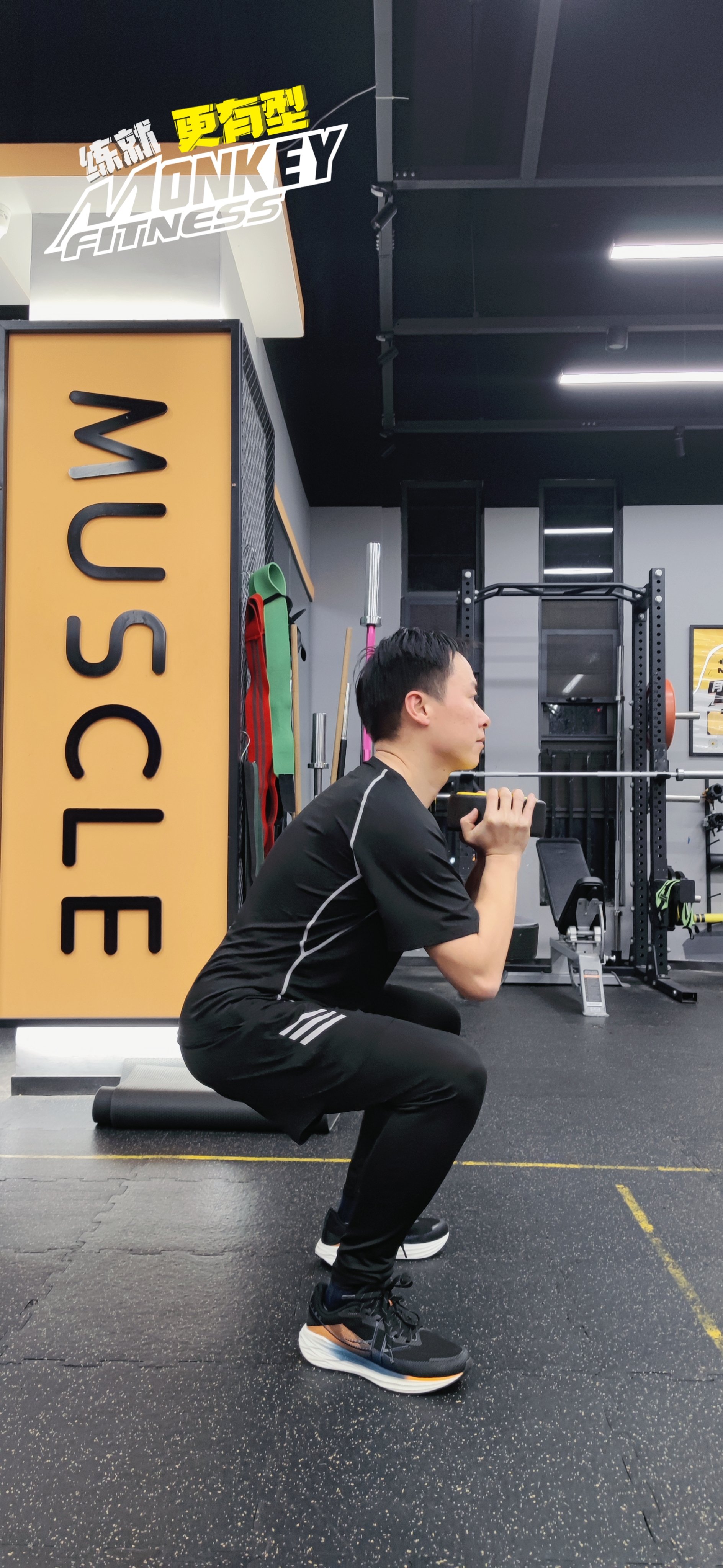 中场休息,教练组全力调整战术 中场休息,教练组全力调整战术