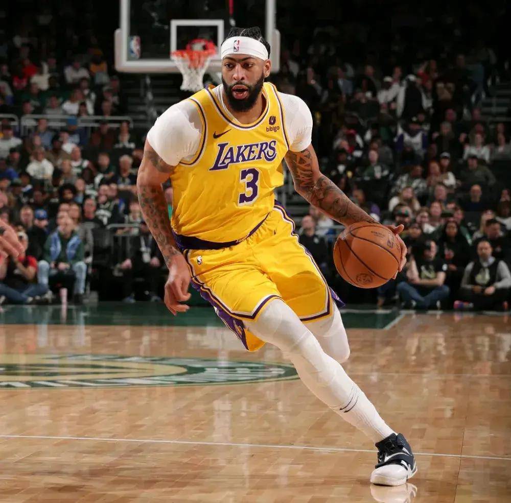 达蒙莱效力表现抢眼,成为球队中流砥柱 达蒙莱效力表现抢眼,成为球队中流砥柱