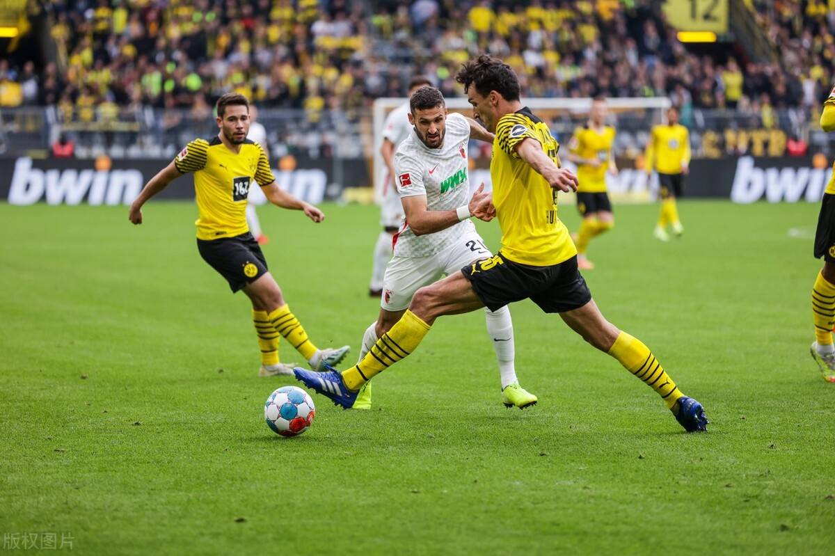 奥格斯堡队球员表现火热,力压对手,夺冠 奥格斯堡队球员表现火热,力压对手,夺冠