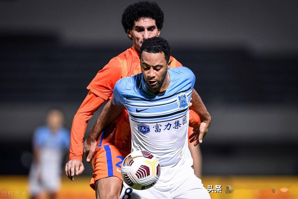 泰达客场不敌鲁能,巴坎布梅开二度帮助球队取得胜利 泰达客场不敌鲁能,巴坎布梅开二度帮助球队取得胜利