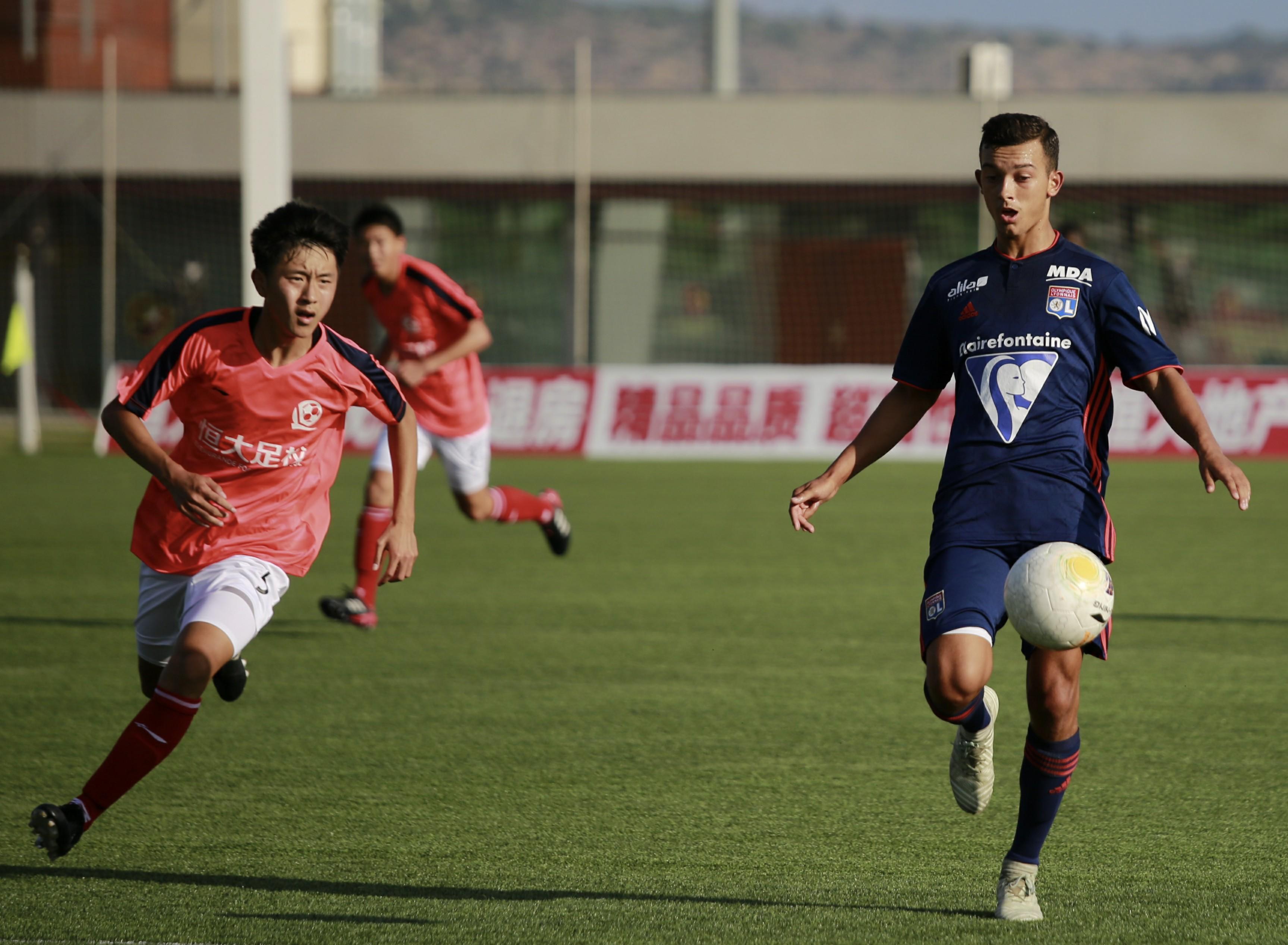 南特客场逼平里昂,握紧保级希望 南特客场逼平里昂,握紧保级希望