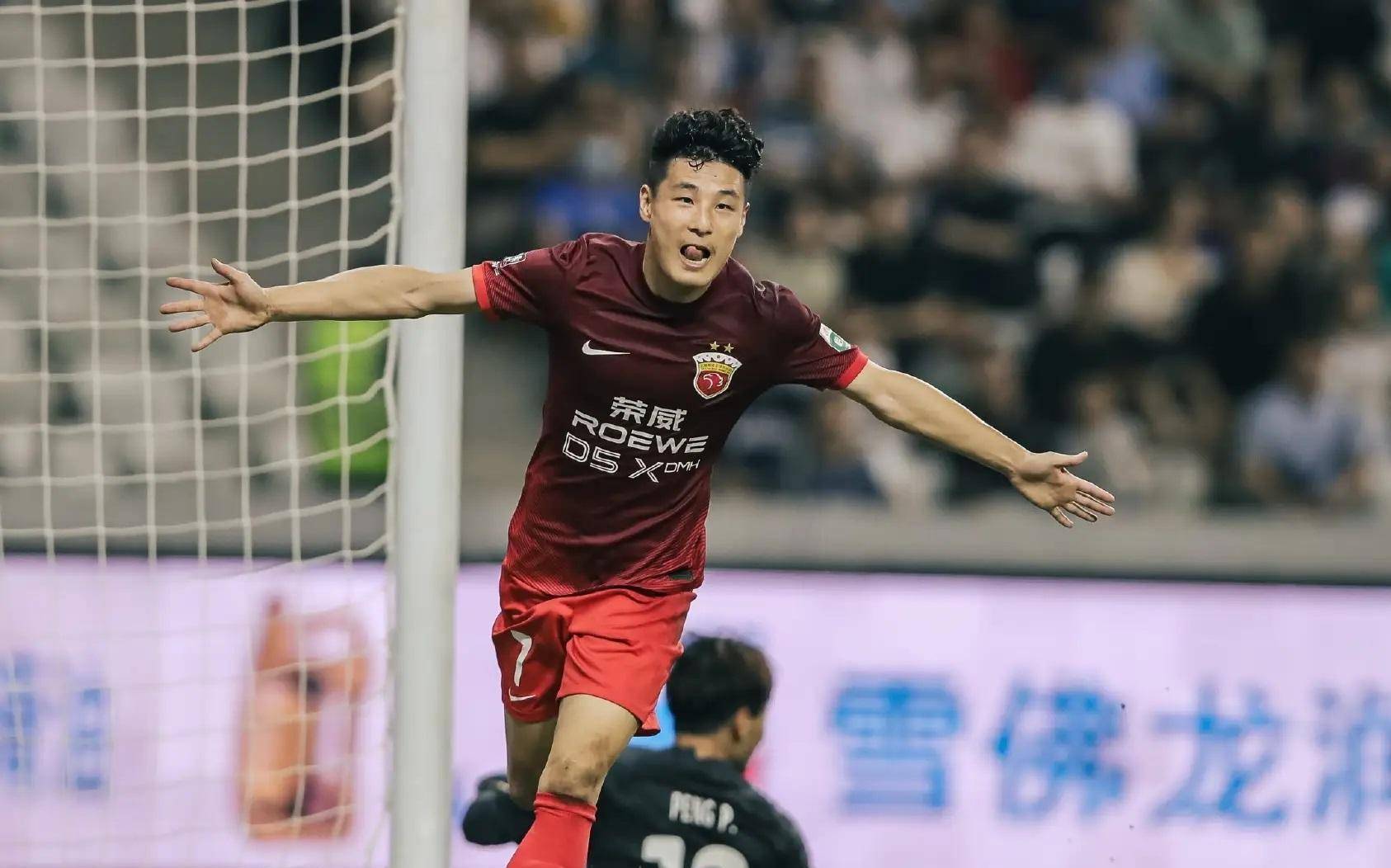 上海申花新赛季引援筹备,球队备战状态火热 上海申花新赛季引援筹备,球队备战状态火热