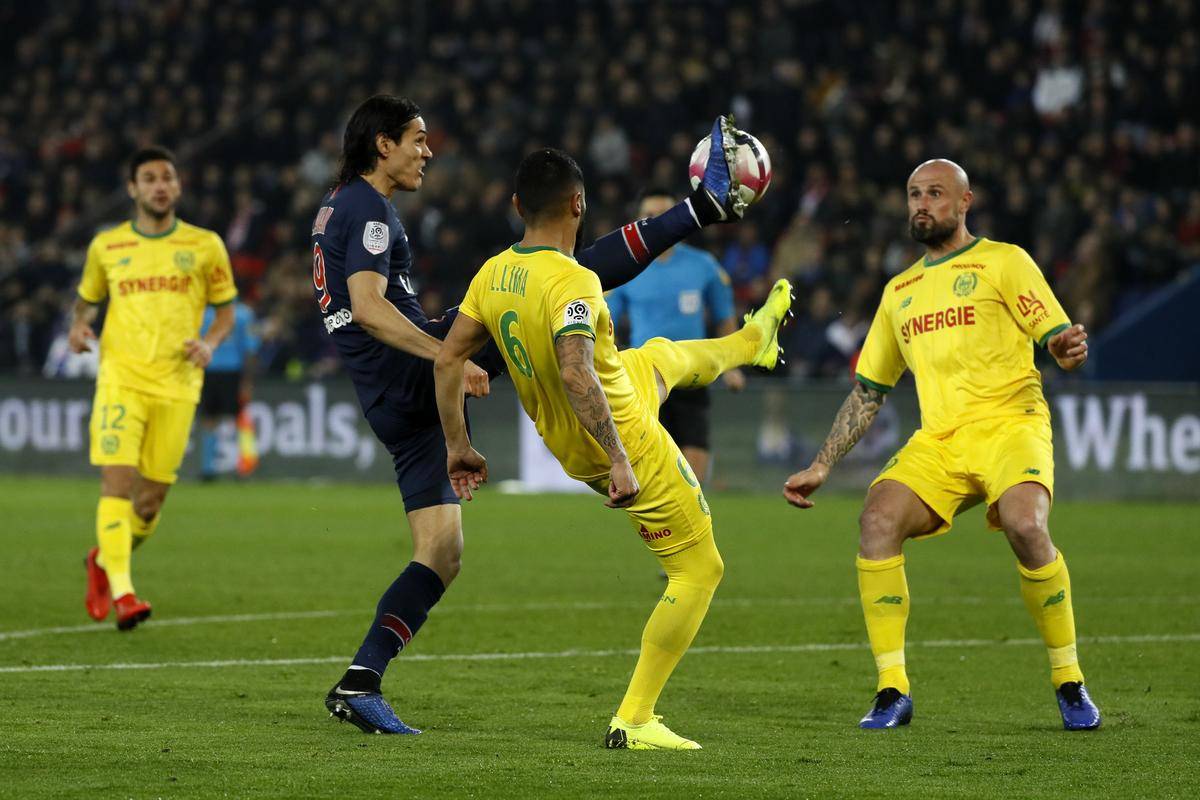 圣埃蒂安队在比赛中获得了一场胜利 圣埃蒂安队在比赛中获得了一场胜利