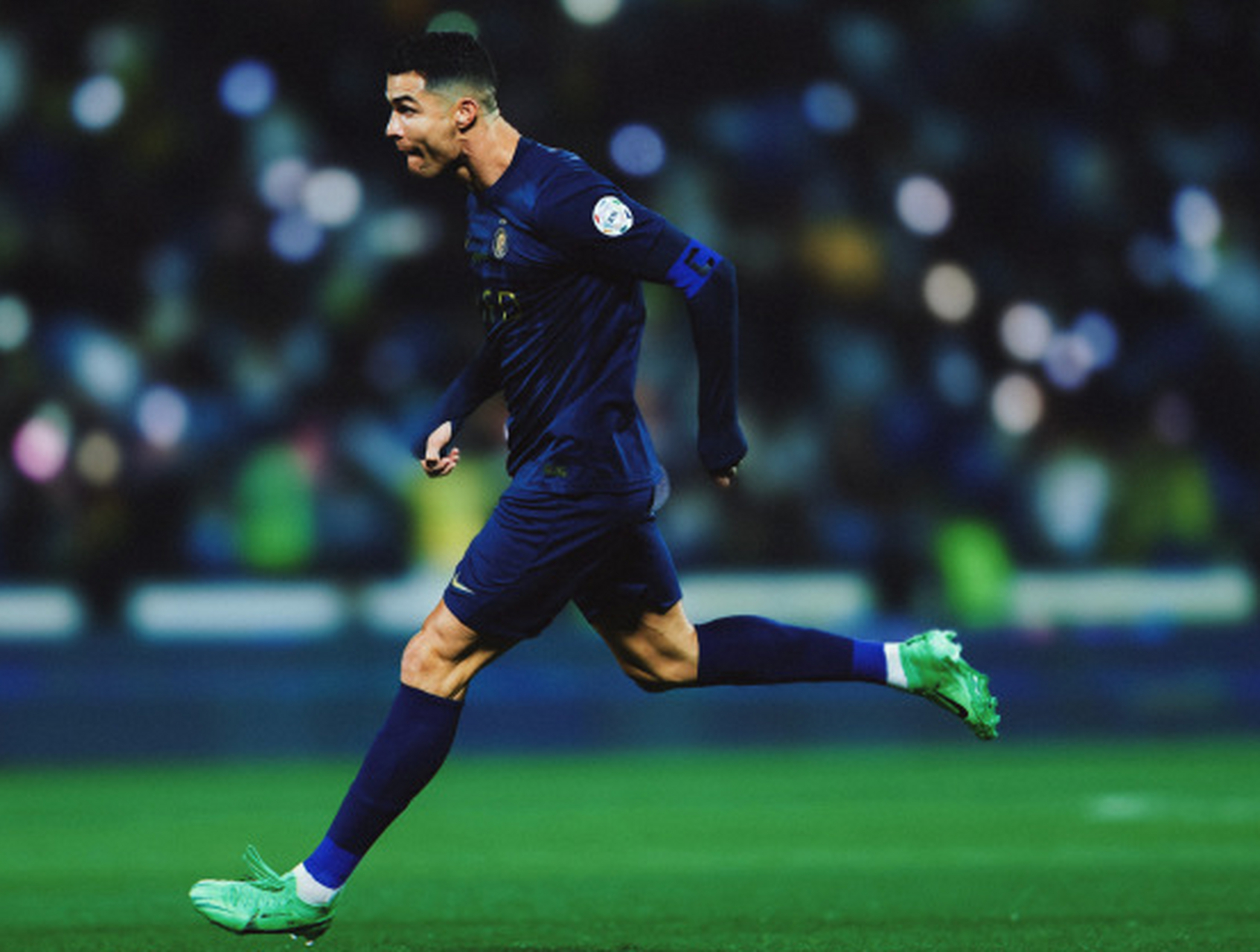 朗拿度领军巴黎,球队火力全开大胜对手 朗拿度领军巴黎,球队火力全开大胜对手