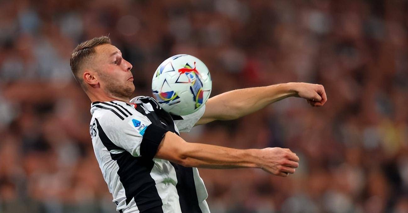 意甲球队签下新后卫,提升防线实力 意甲球队签下新后卫,提升防线实力