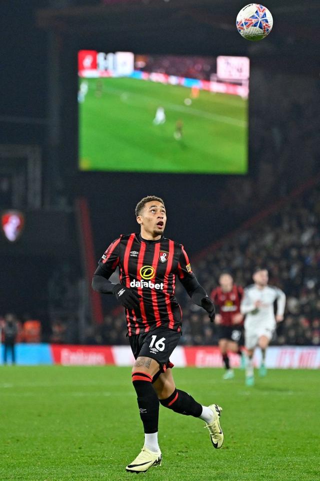 伯恩茅斯战平,保持不败连胜! 伯恩茅斯战平,保持不败连胜!