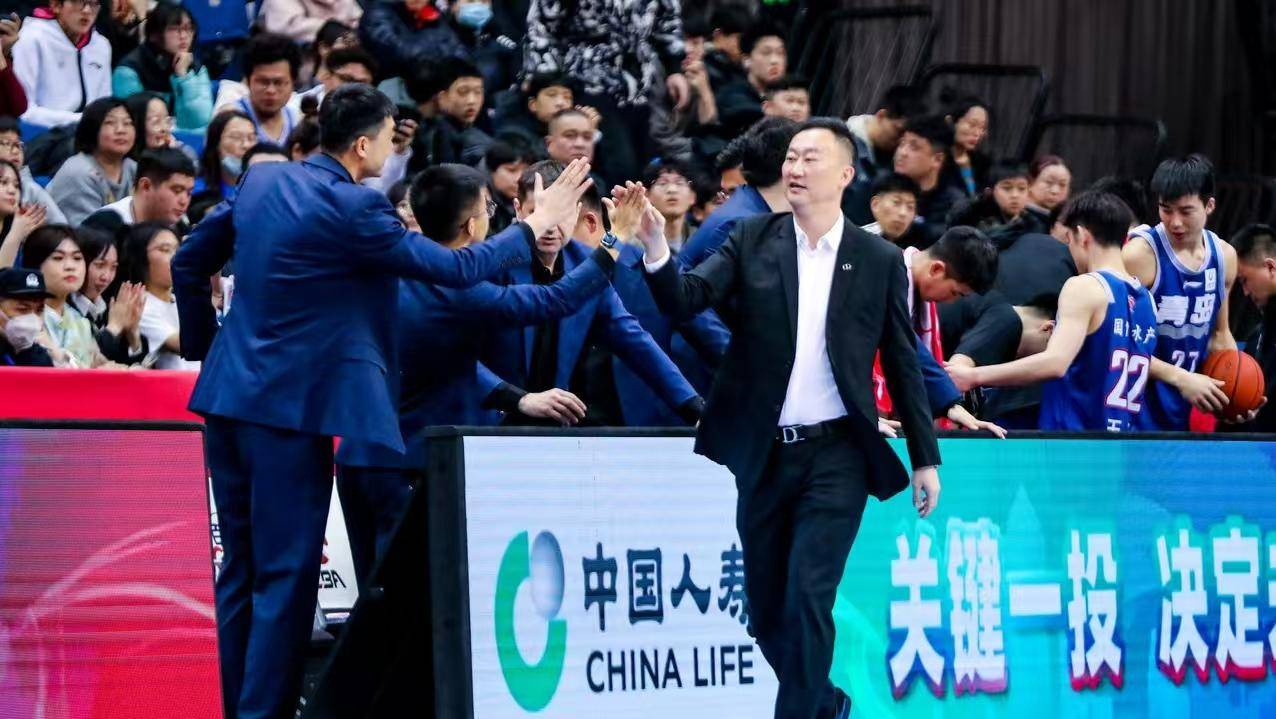 深圳队险胜青岛，成功乐观晋级八强！