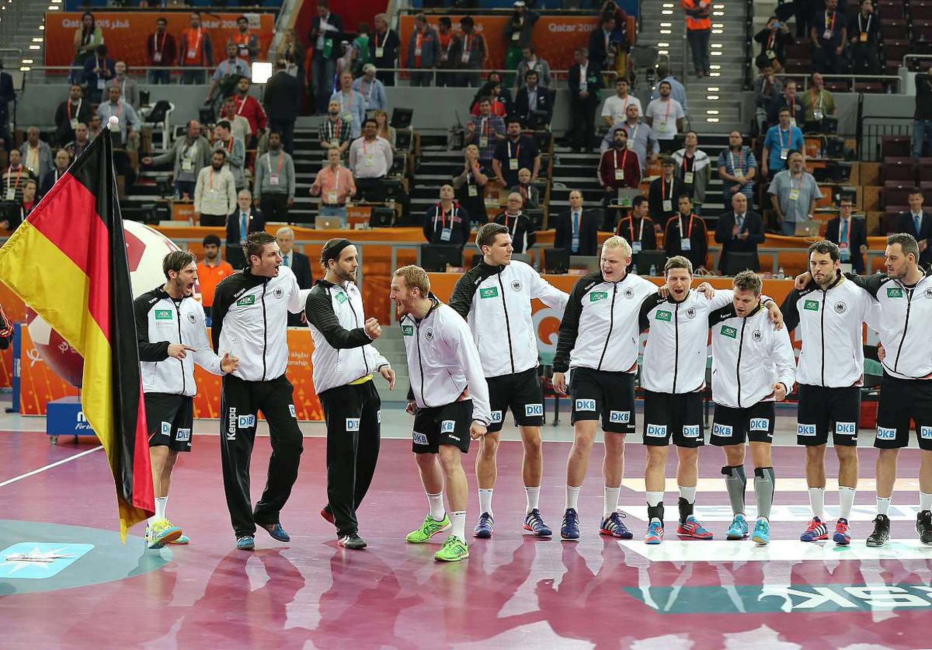 德国队在比赛中表现出色夺冠 德国队在比赛中表现出色夺冠