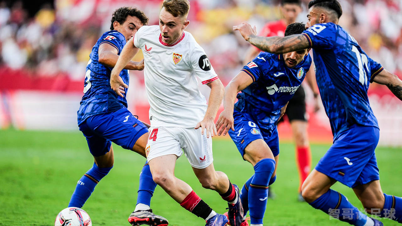 塞维利亚队员表现出色,助球队夺冠! 塞维利亚队员表现出色,助球队夺冠!