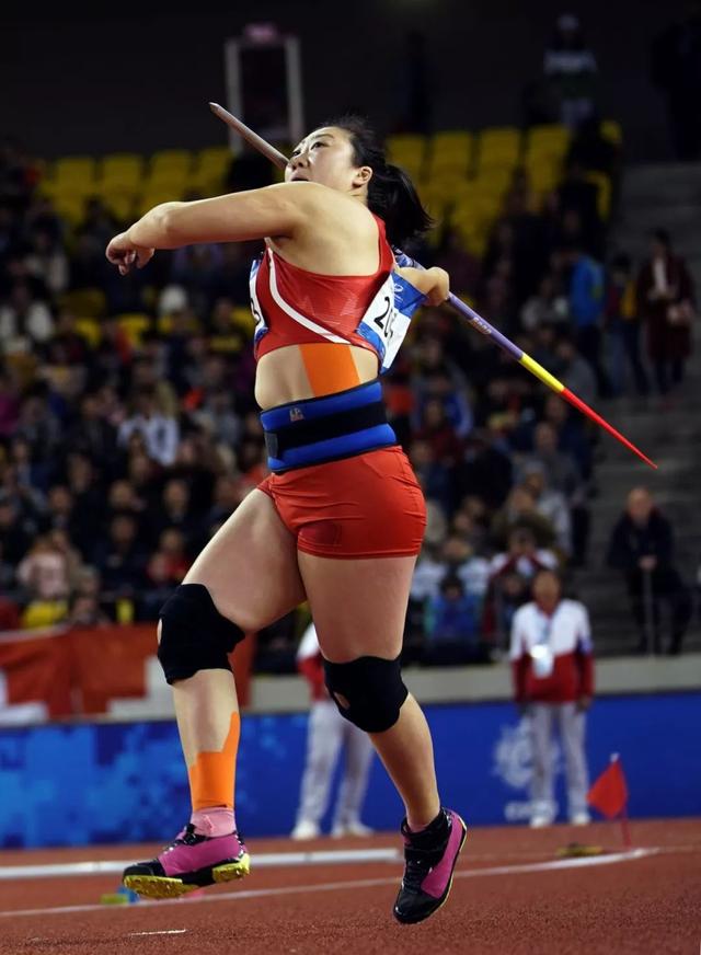 立陶宛代表队勇夺银牌,名列前茅 立陶宛代表队勇夺银牌,名列前茅