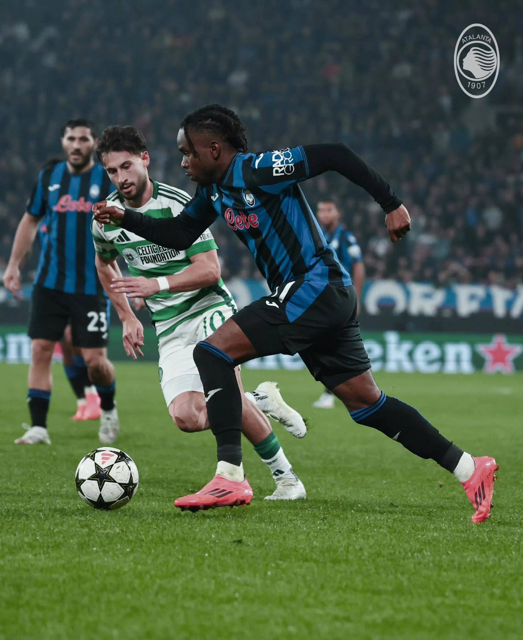 AC米兰后防表现低迷,球队虚弱点暴露 AC米兰后防表现低迷,球队虚弱点暴露