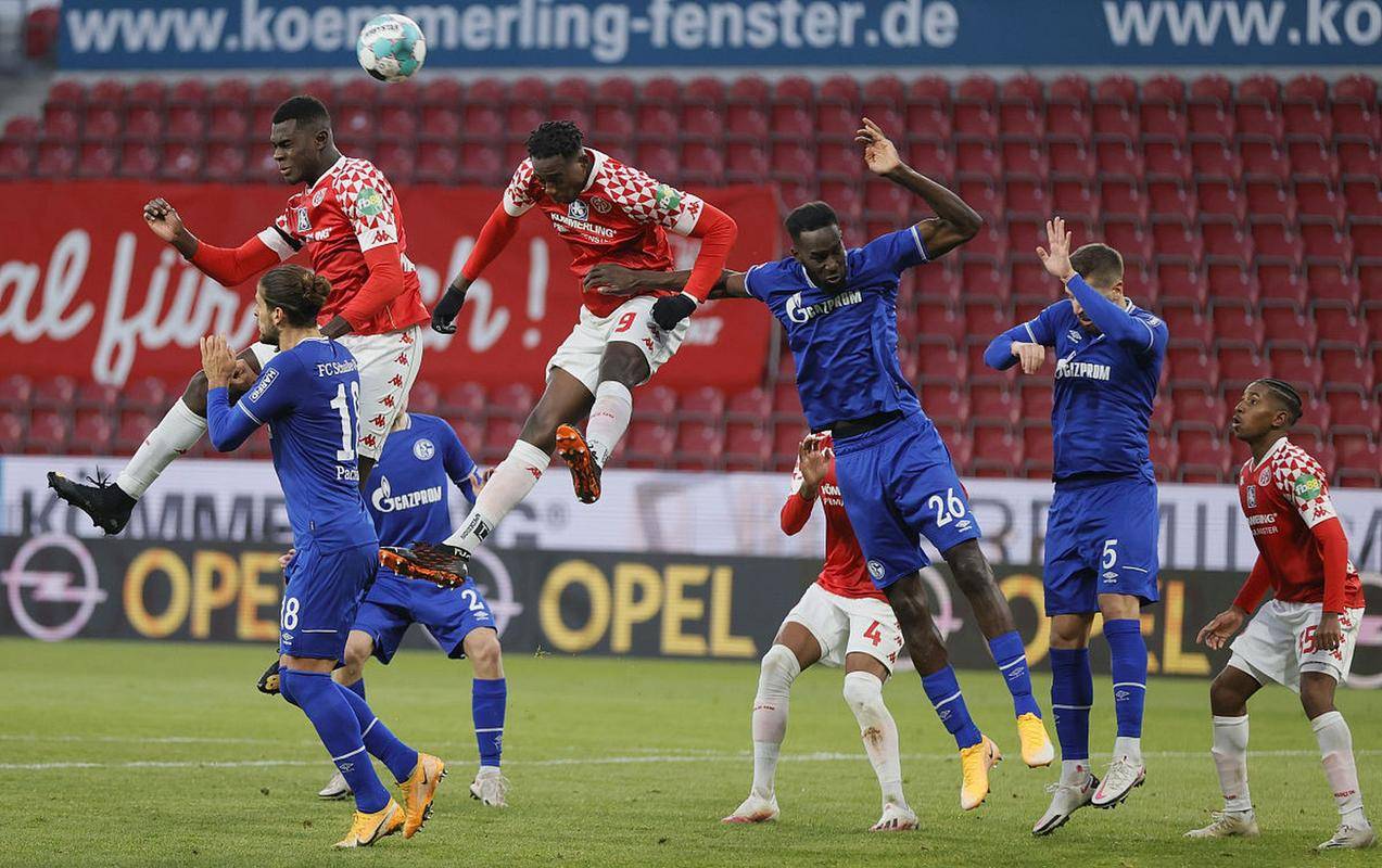 英国威廉希尔-佛罗伦萨主场大胜，保级形势略有好转